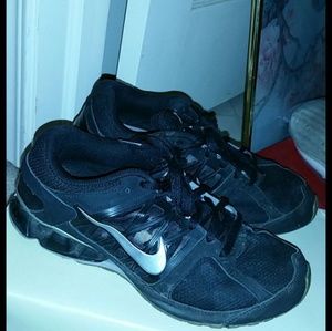 Nike black athletic shoes Mens size 8